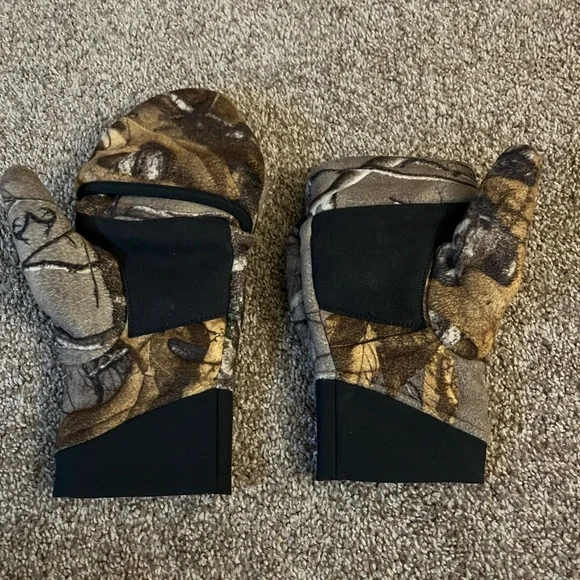 Under Armour Mittens - Picture 5 of 6